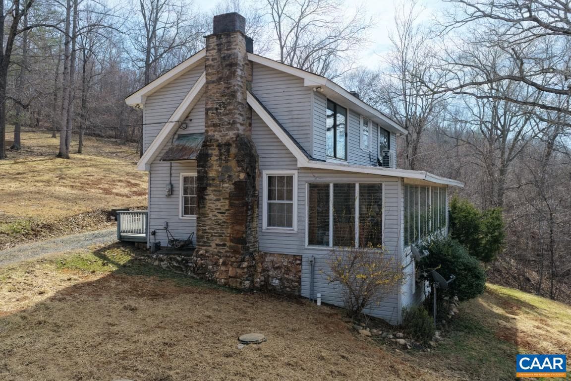 426 Burgess Rd photo 9