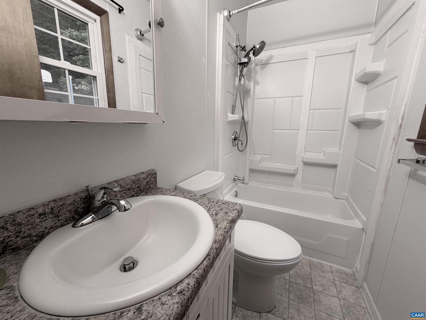 665 Gloria Pl photo 19