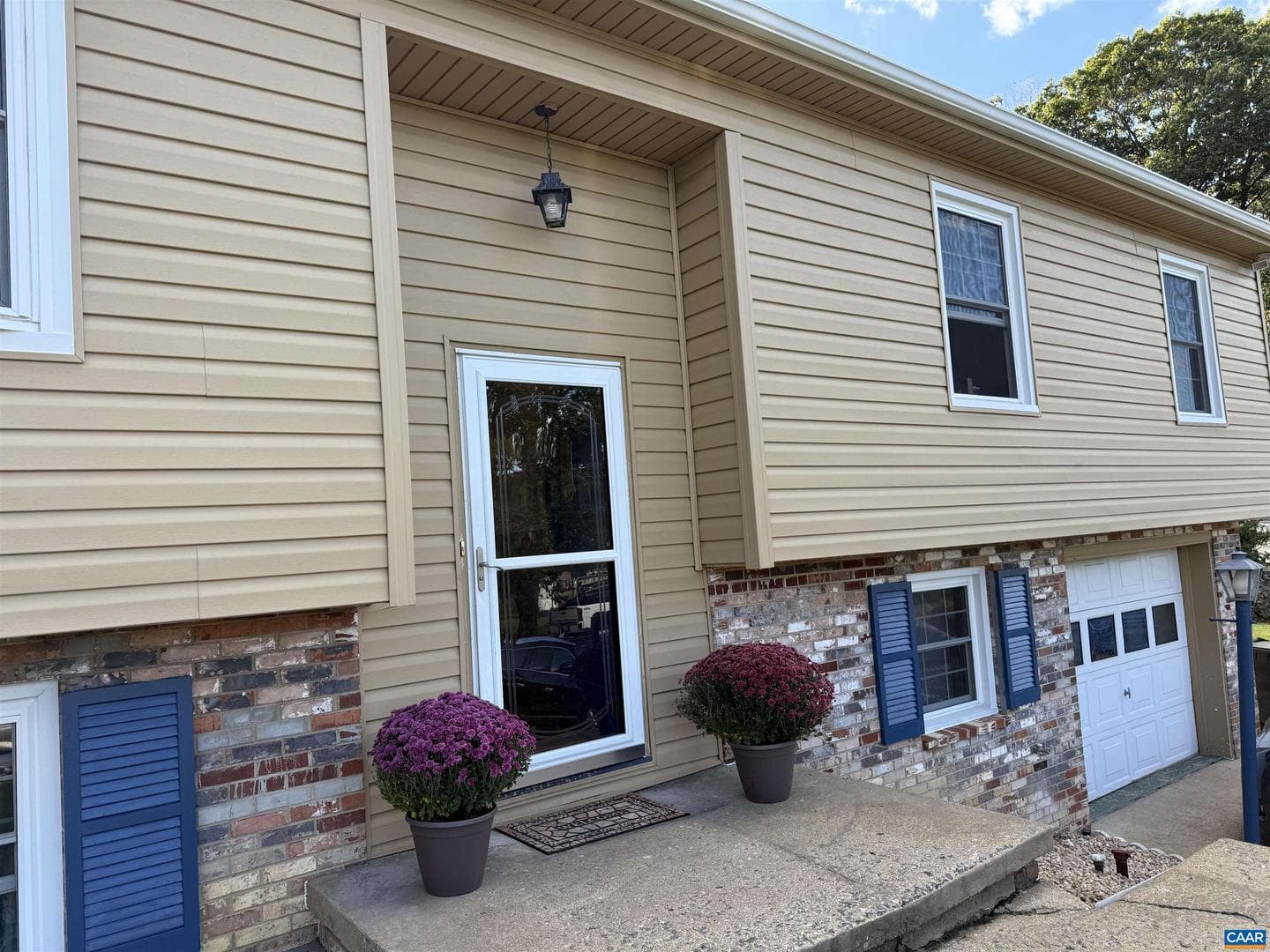 665 Gloria Pl, Staunton