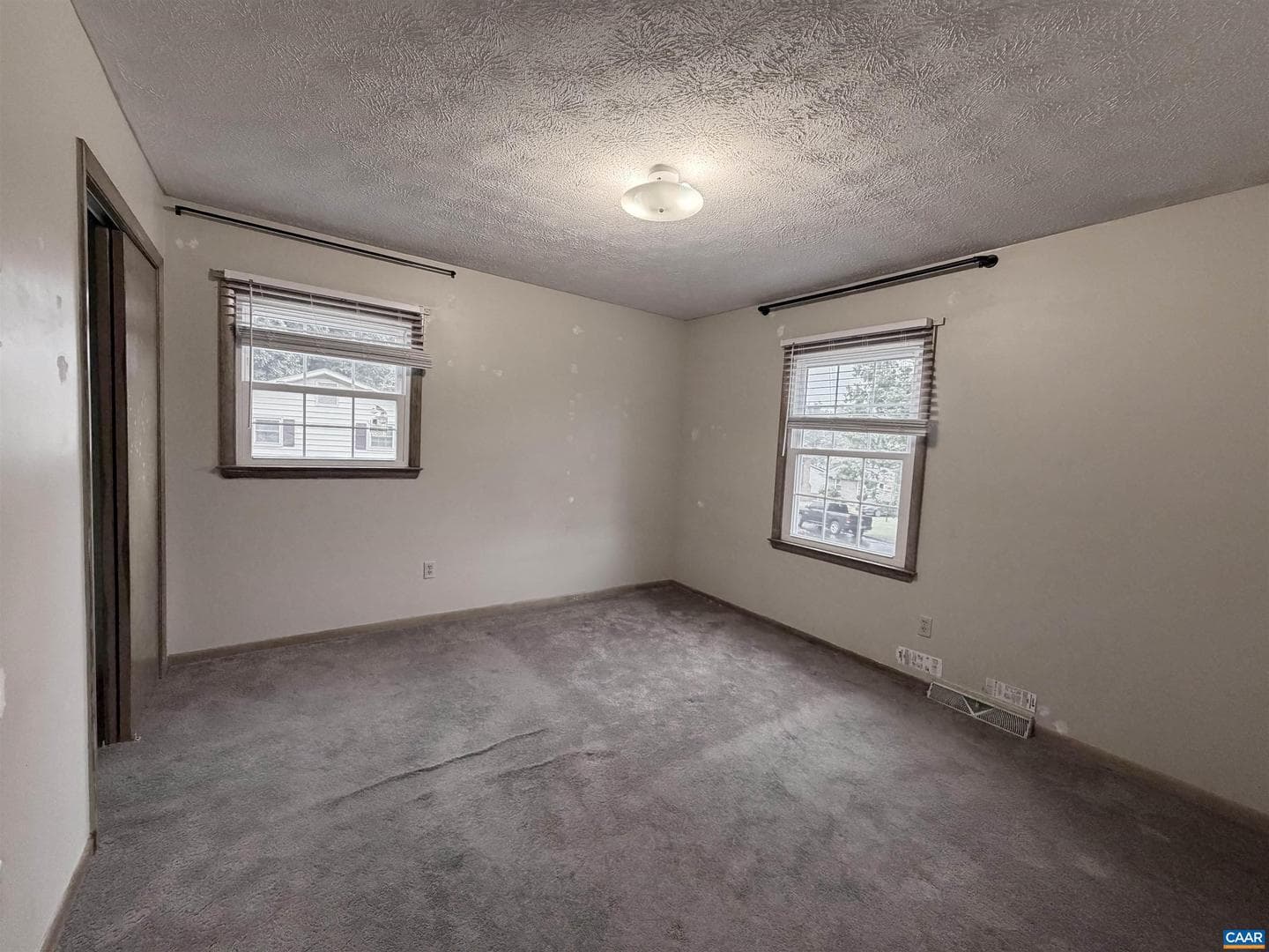 665 Gloria Pl photo 26