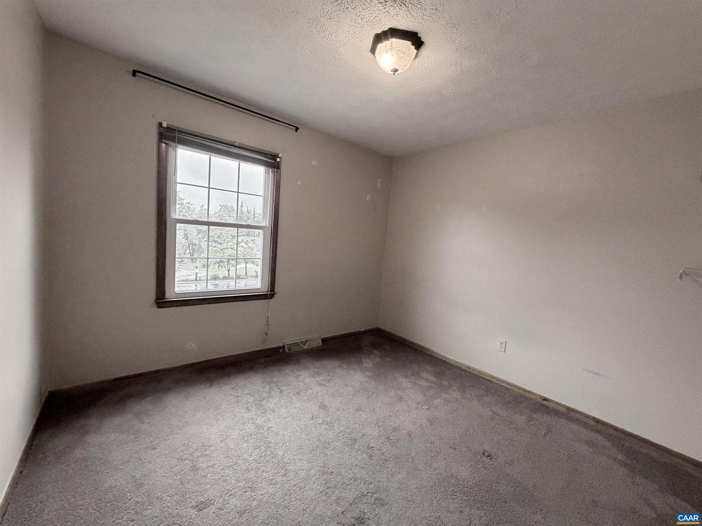 665 Gloria Pl photo 27