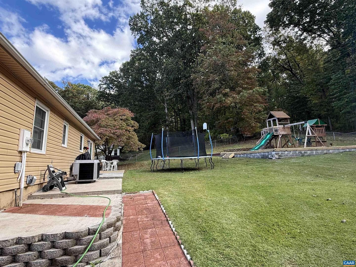 665 Gloria Pl photo 28