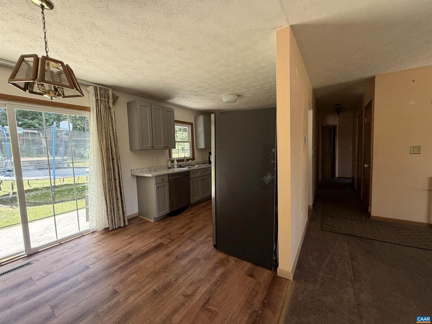 665 Gloria Pl photo 9