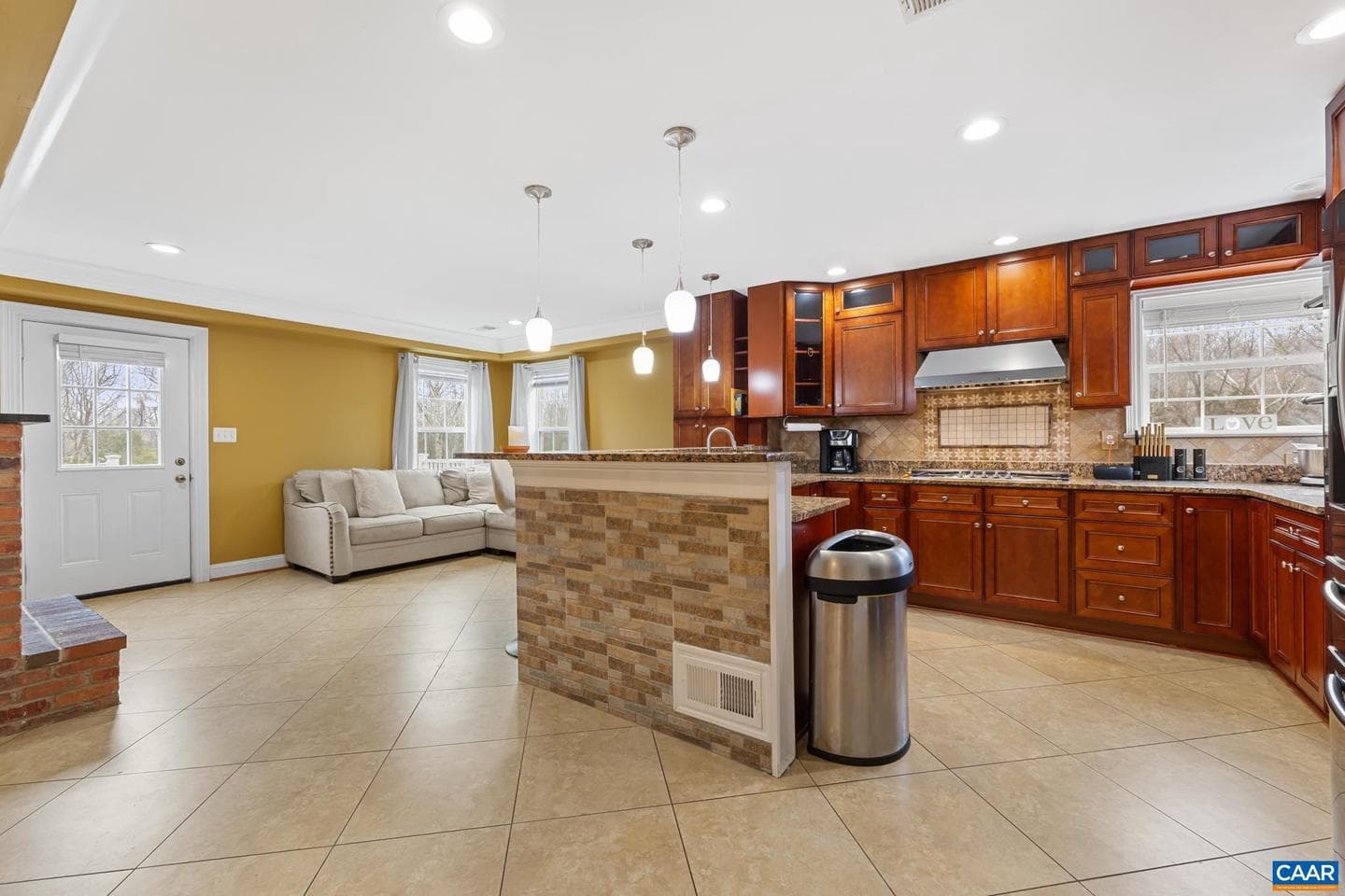 15760 Fox Chase Ln photo 11