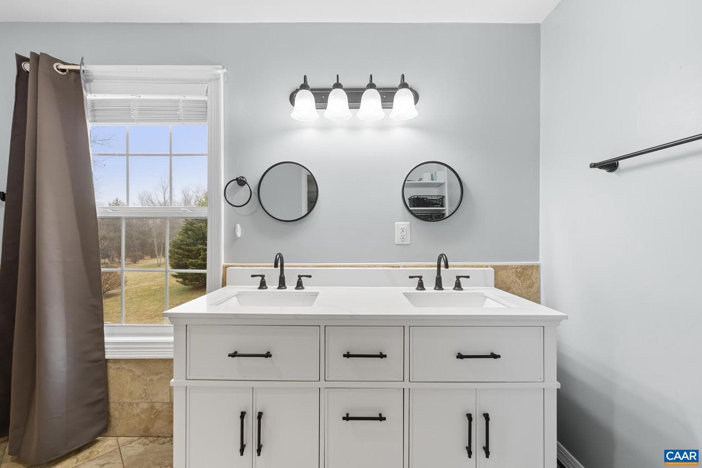 15760 Fox Chase Ln photo 32