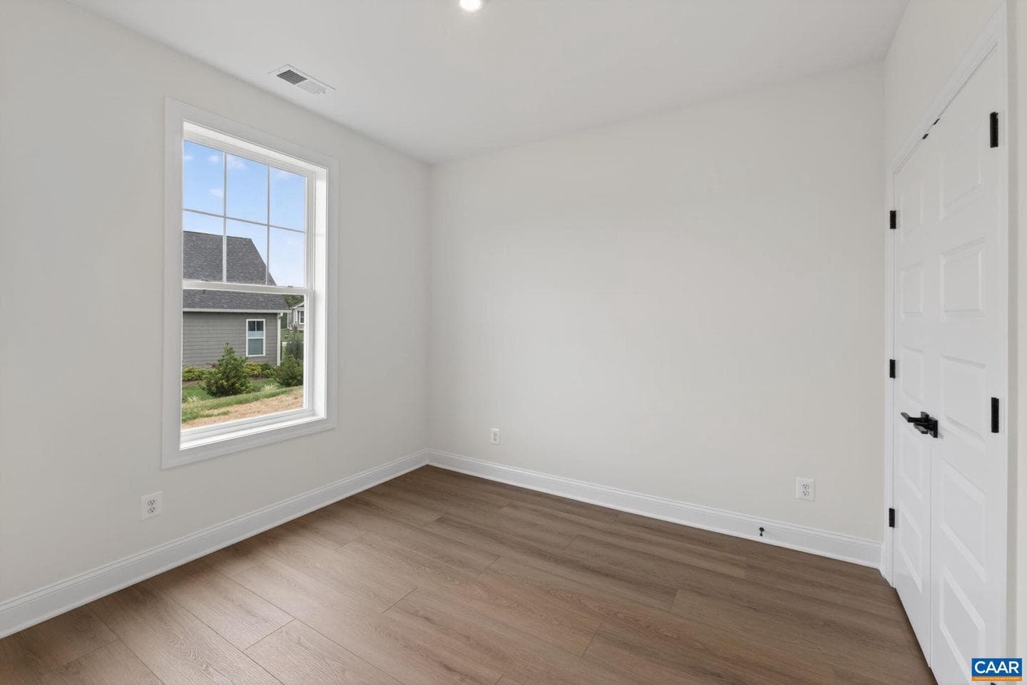 34e Ashlin Cove photo 26