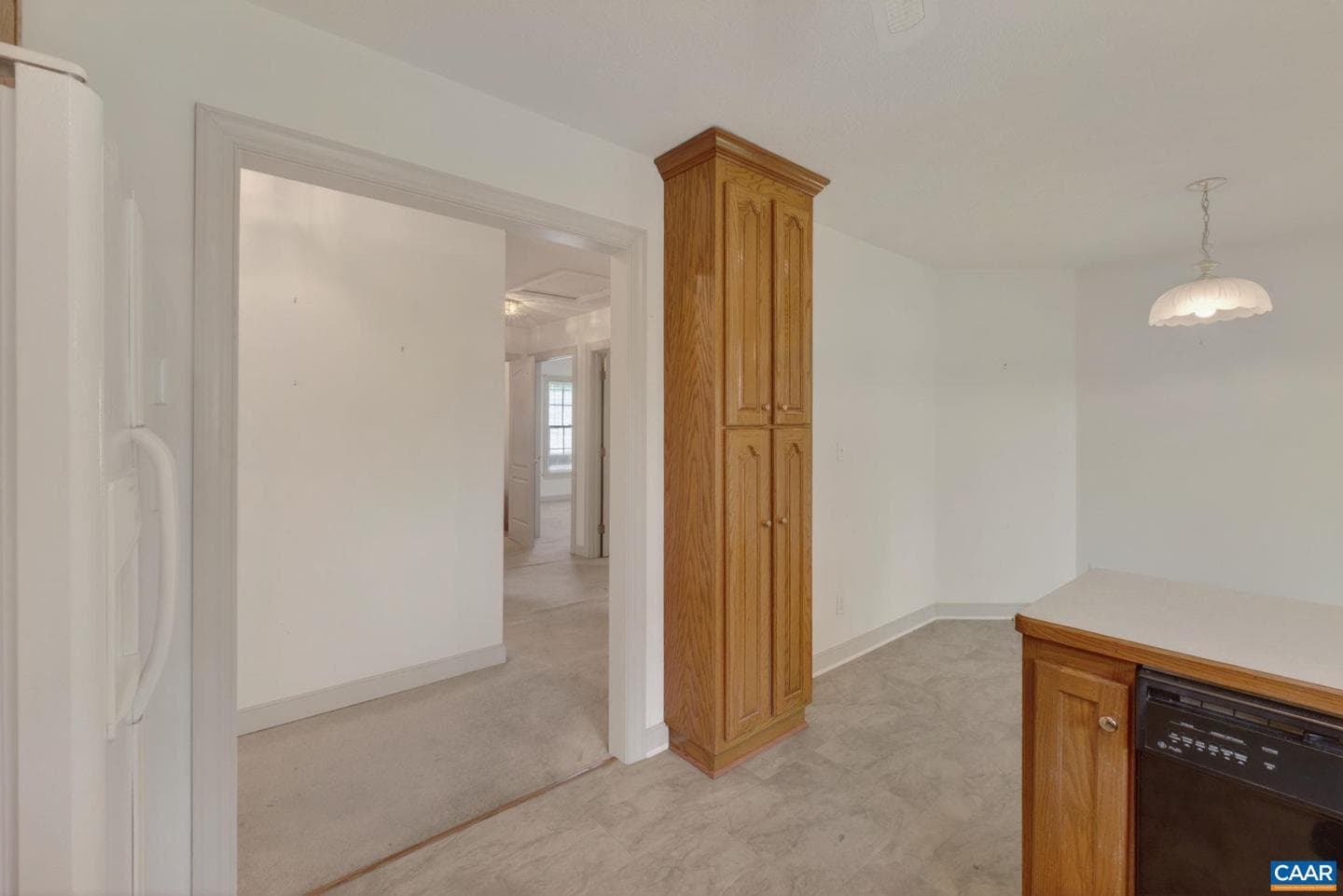 1064 Wintergreen Ln photo 14