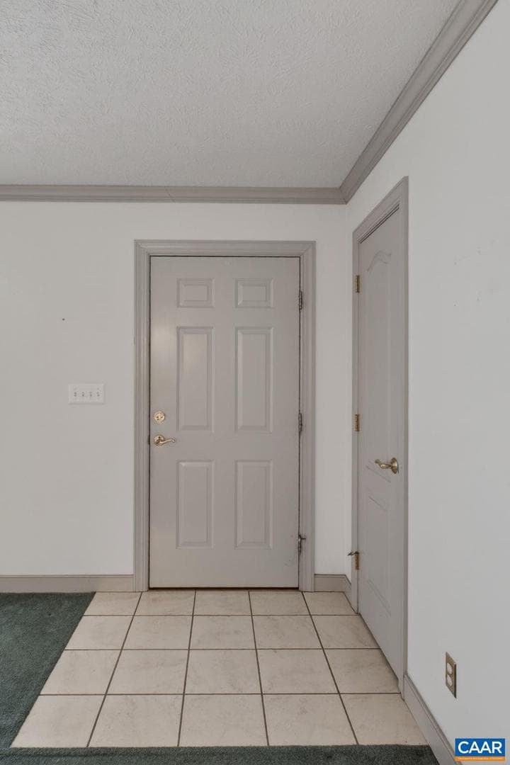 1064 Wintergreen Ln, Charlottesville