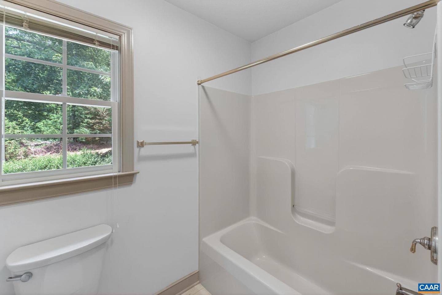 1064 Wintergreen Ln photo 20