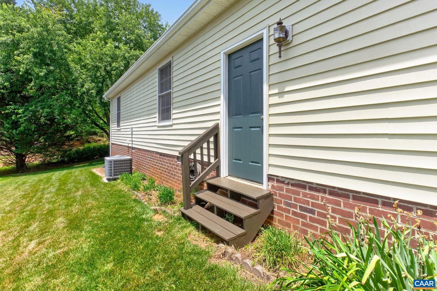 1064 Wintergreen Ln photo 39
