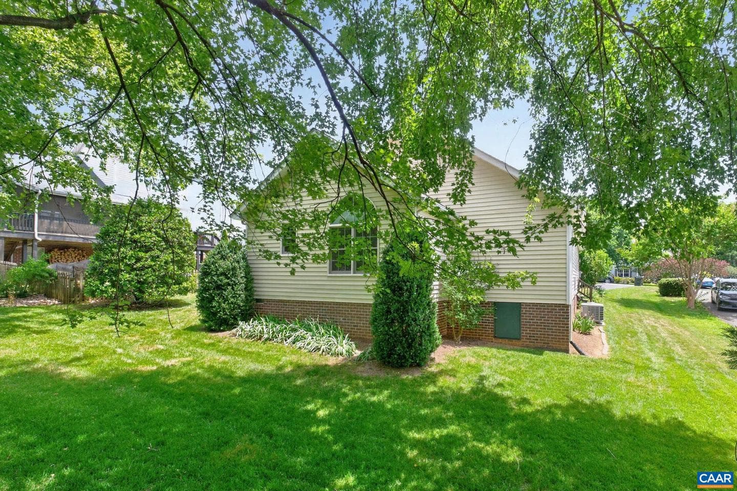 1064 Wintergreen Ln photo 40