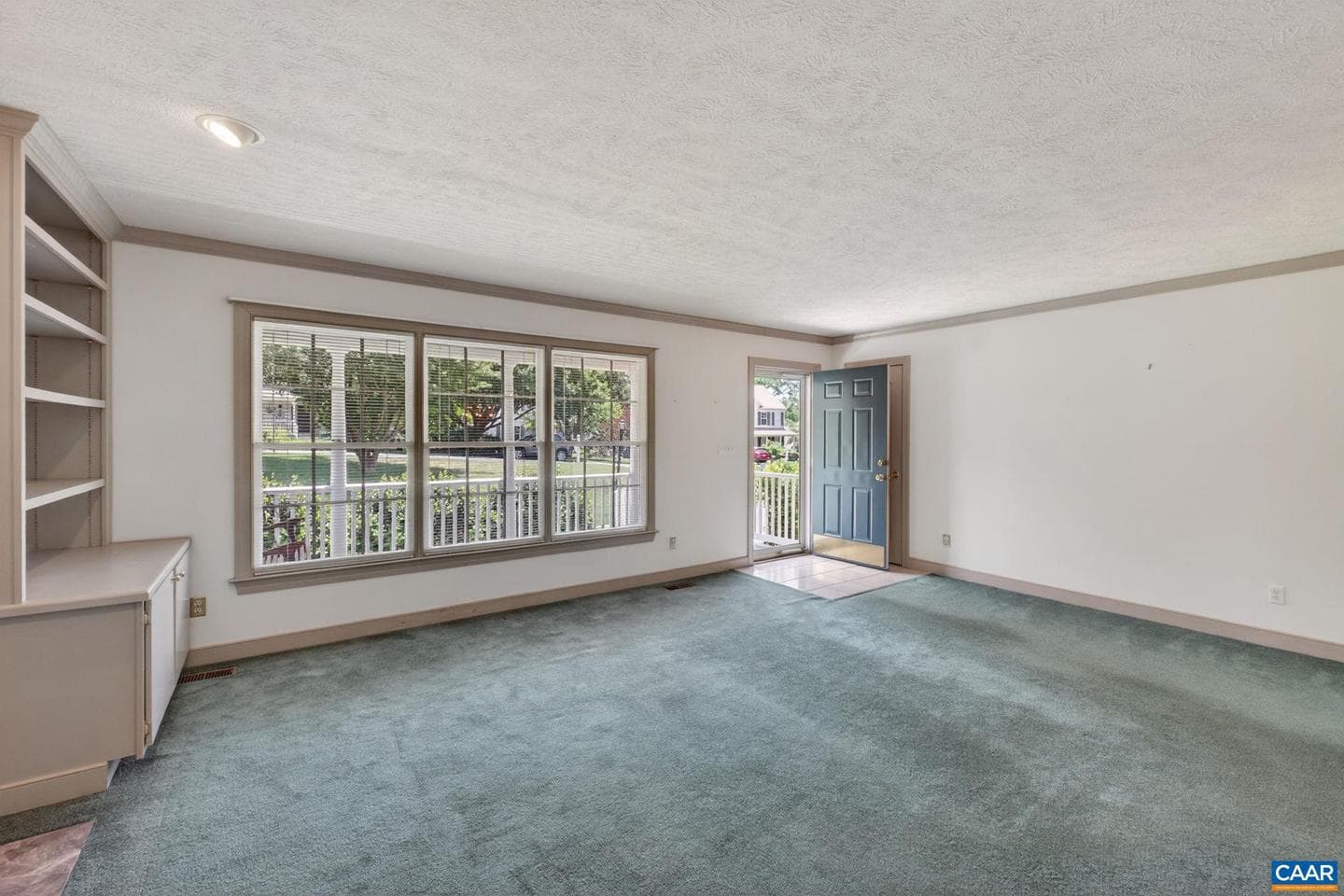 1064 Wintergreen Ln photo 7