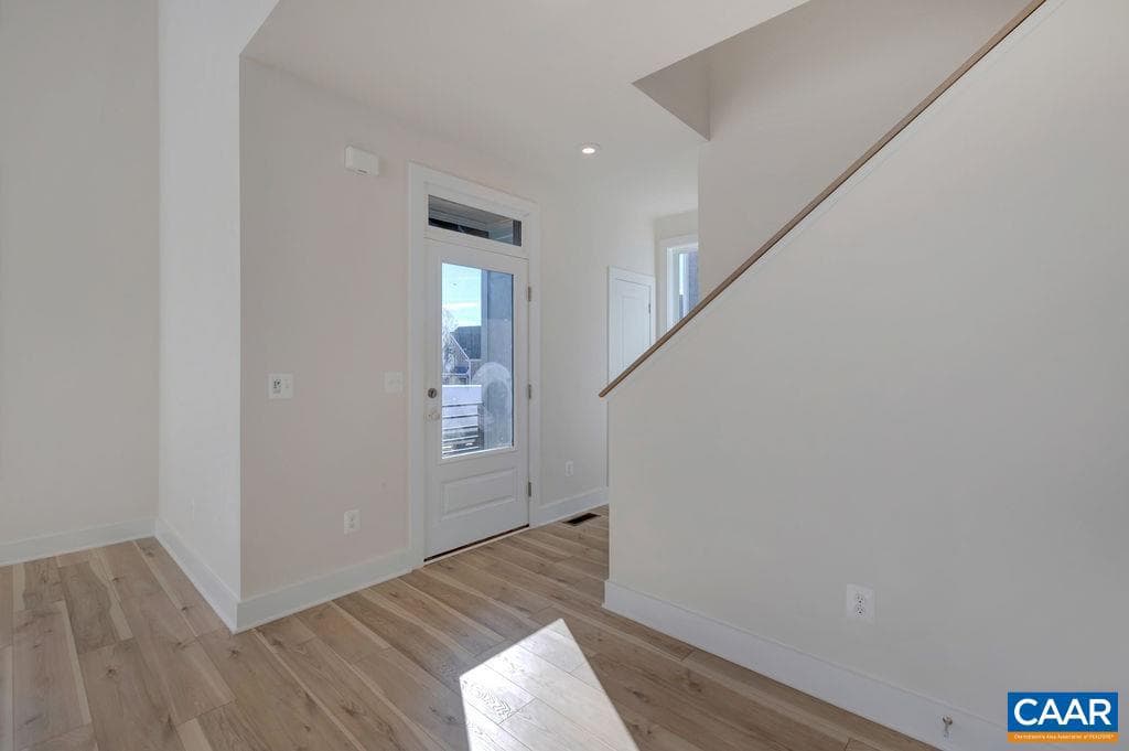 22f Wardell Crest photo 2