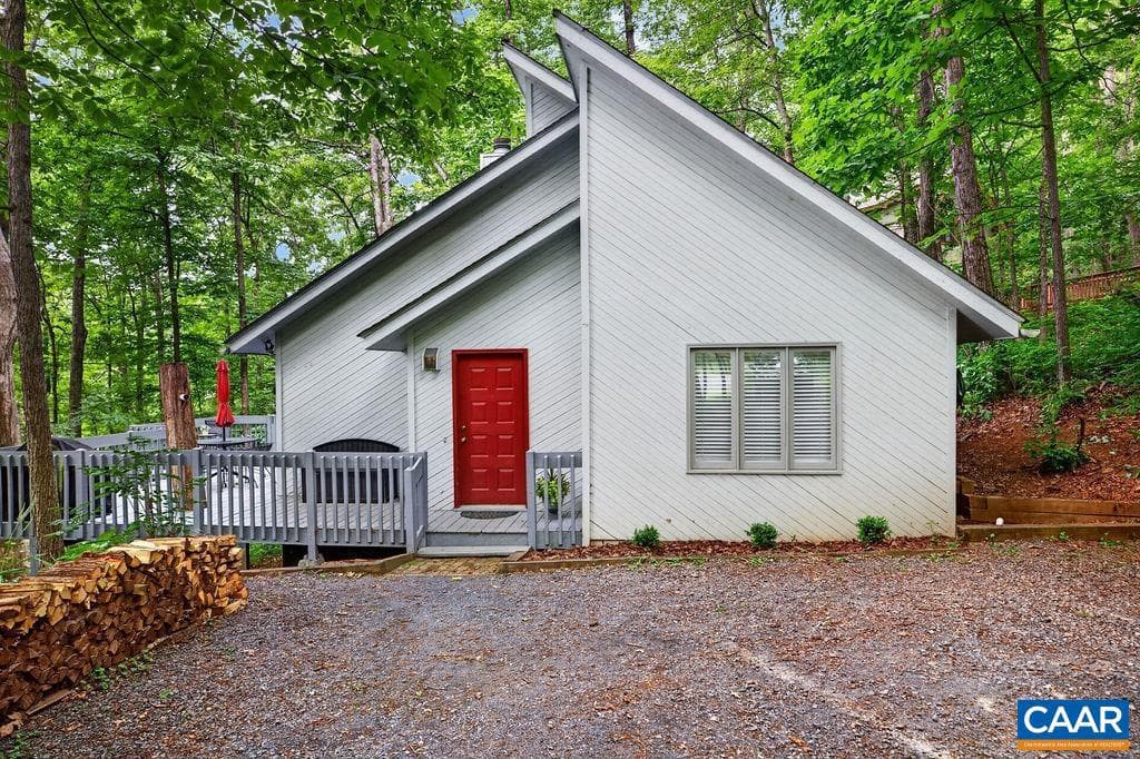 25 Hickorynut Rd photo 3