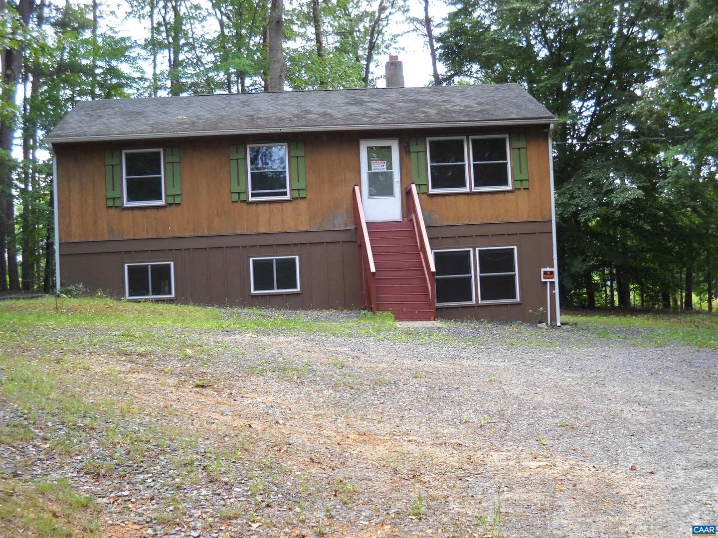 548 East River Rd photo 1