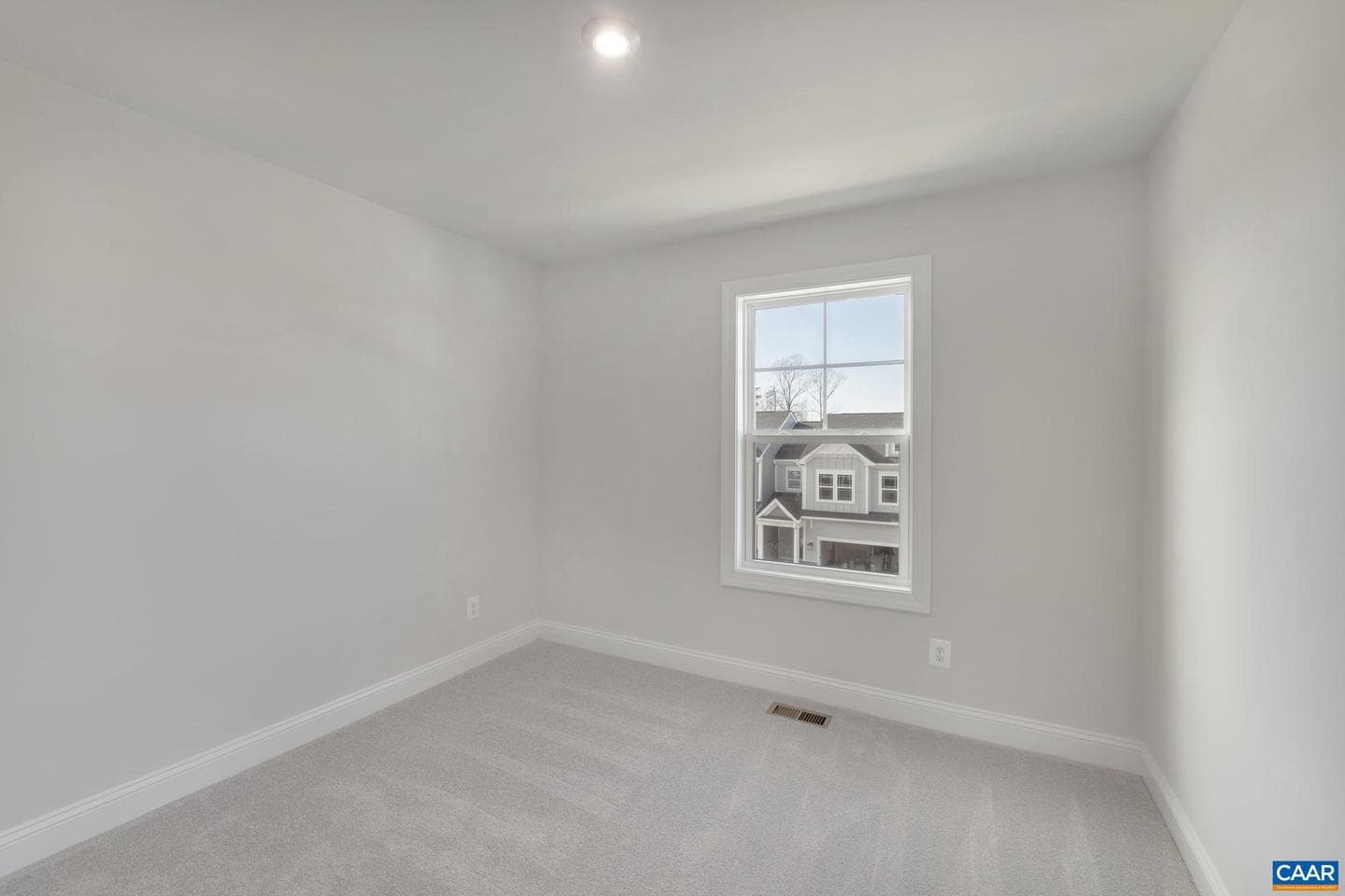 24 Talen Ln photo 31