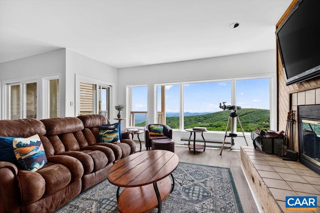 1641 Overlook Condos, Wintergreen
