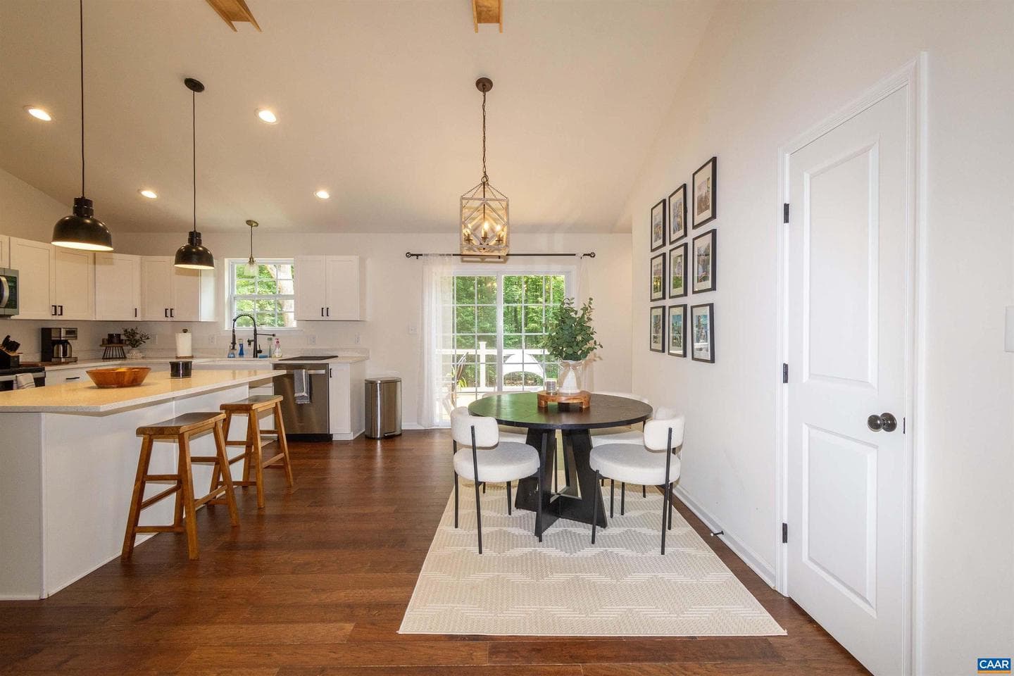 13079 Kendall Rd photo 18