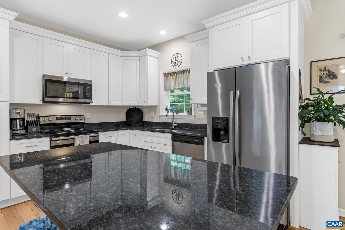 261 Barrington Dr photo 8