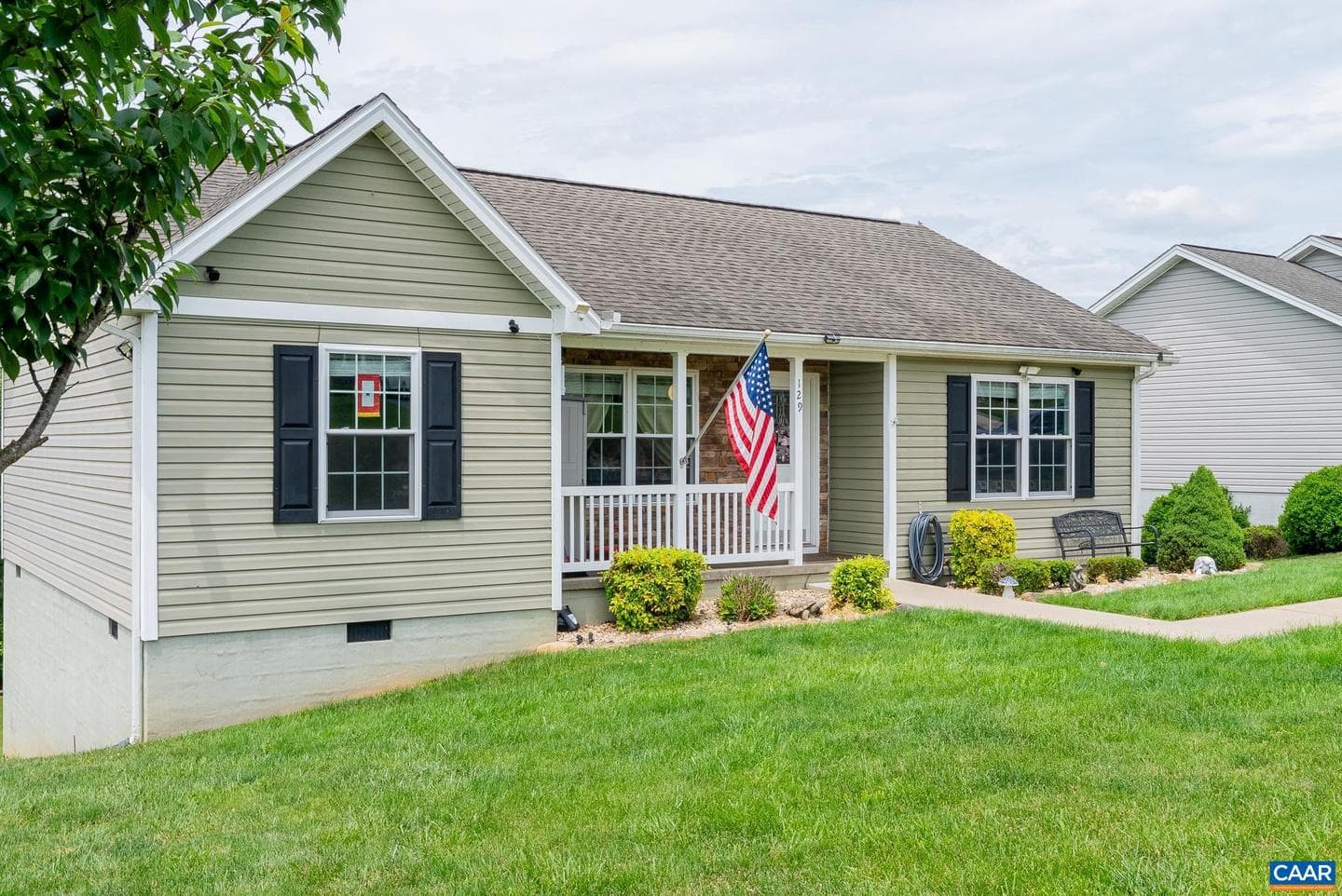 129 Thoroughbred Cir, Lexington