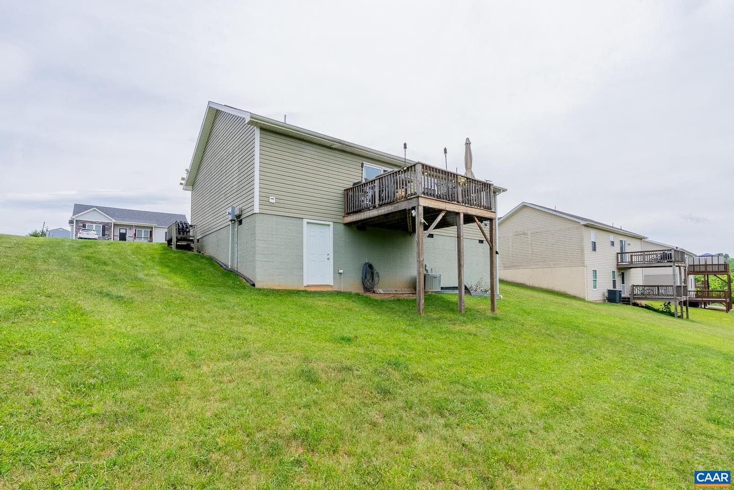 129 Thoroughbred Cir photo 35