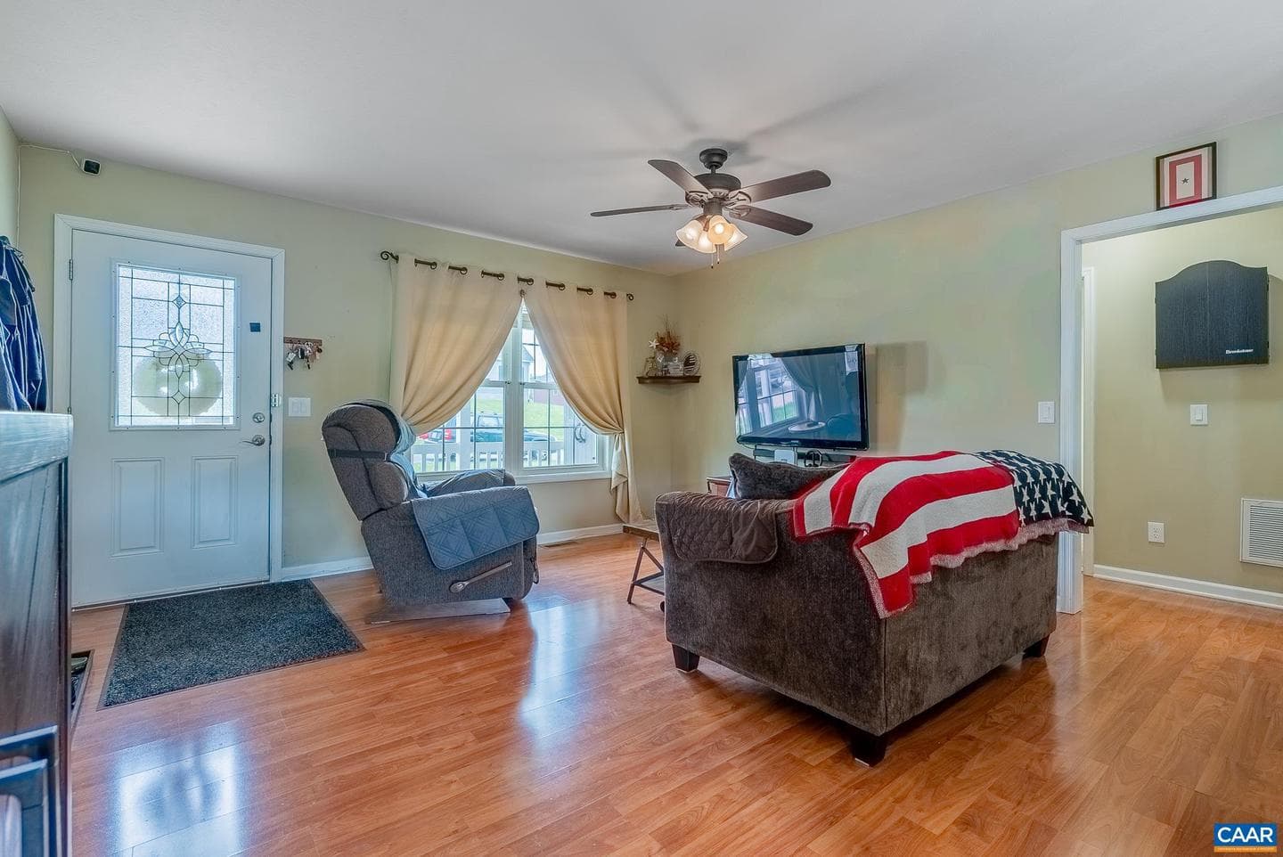 129 Thoroughbred Cir photo 7