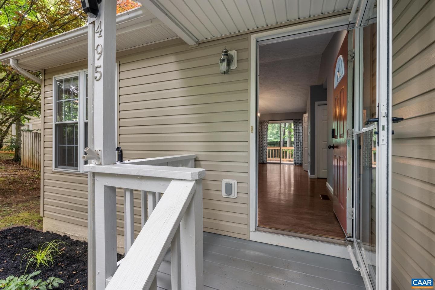 495 Jefferson Dr, Palmyra