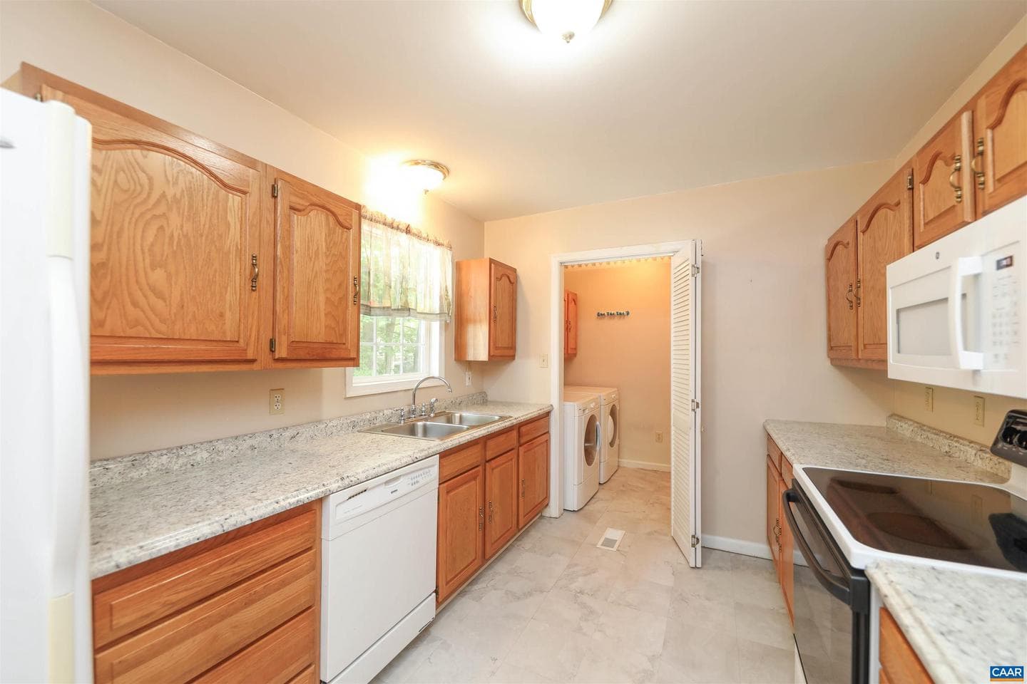 26 West Lake Forest Dr photo 11