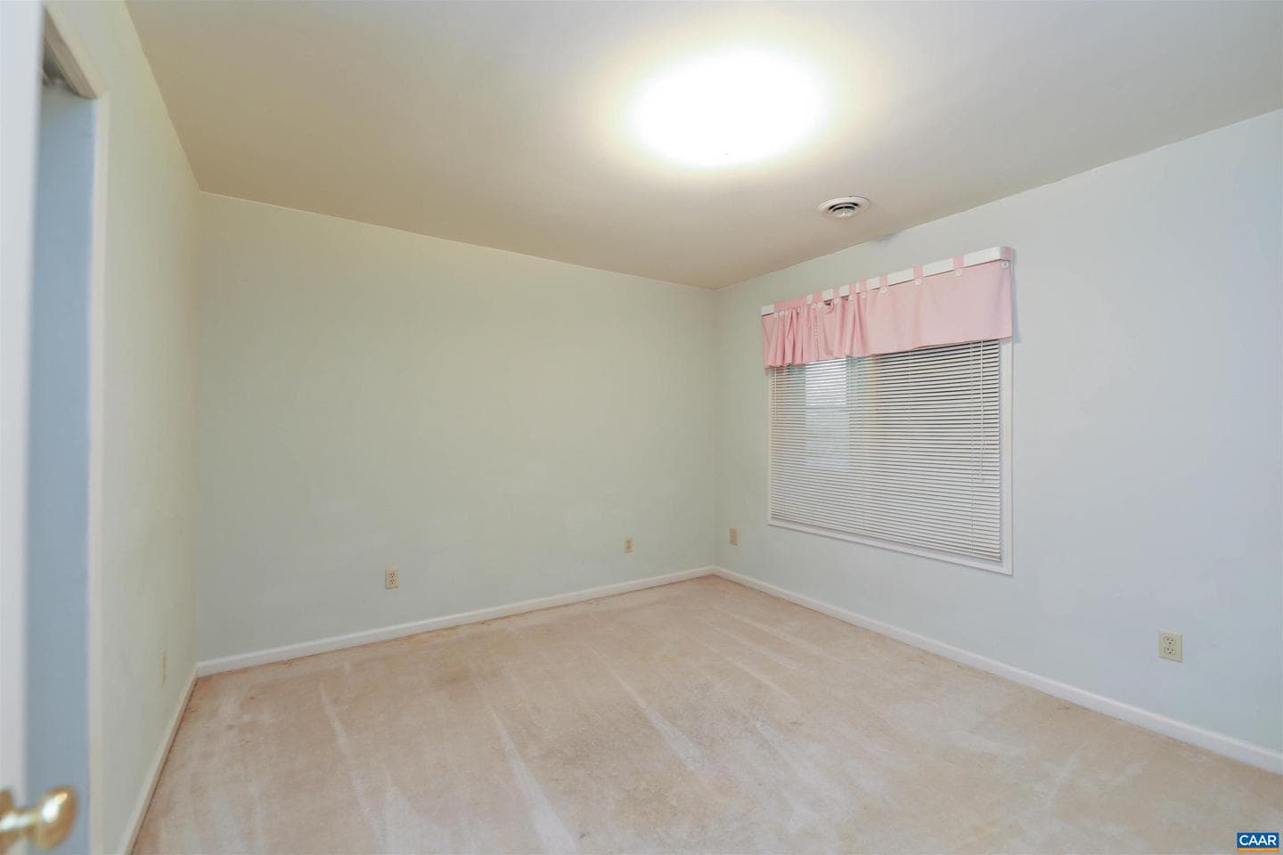 26 West Lake Forest Dr photo 36
