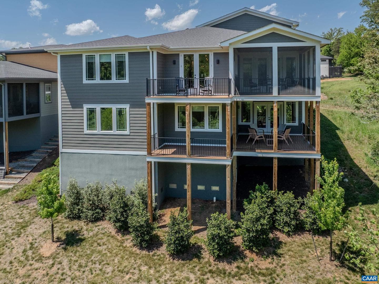 401 Lochlyn Hill Dr photo 3