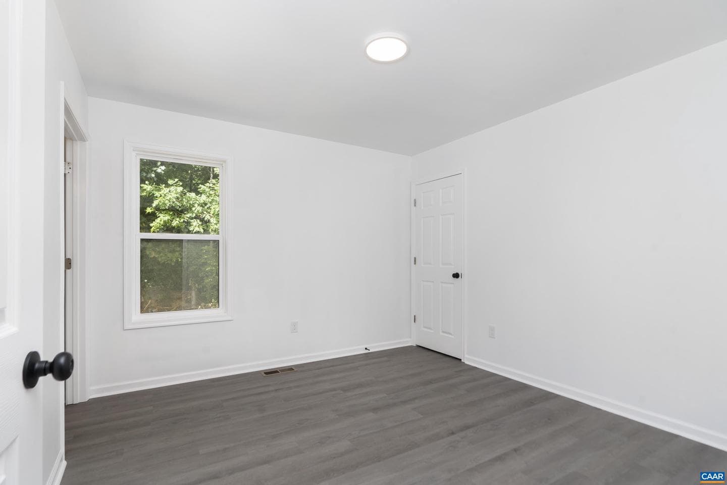 357 Montreal Ln photo 11
