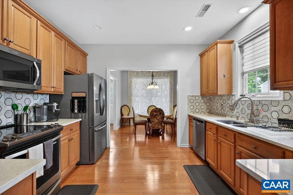 153 Deerwood Rd photo 16