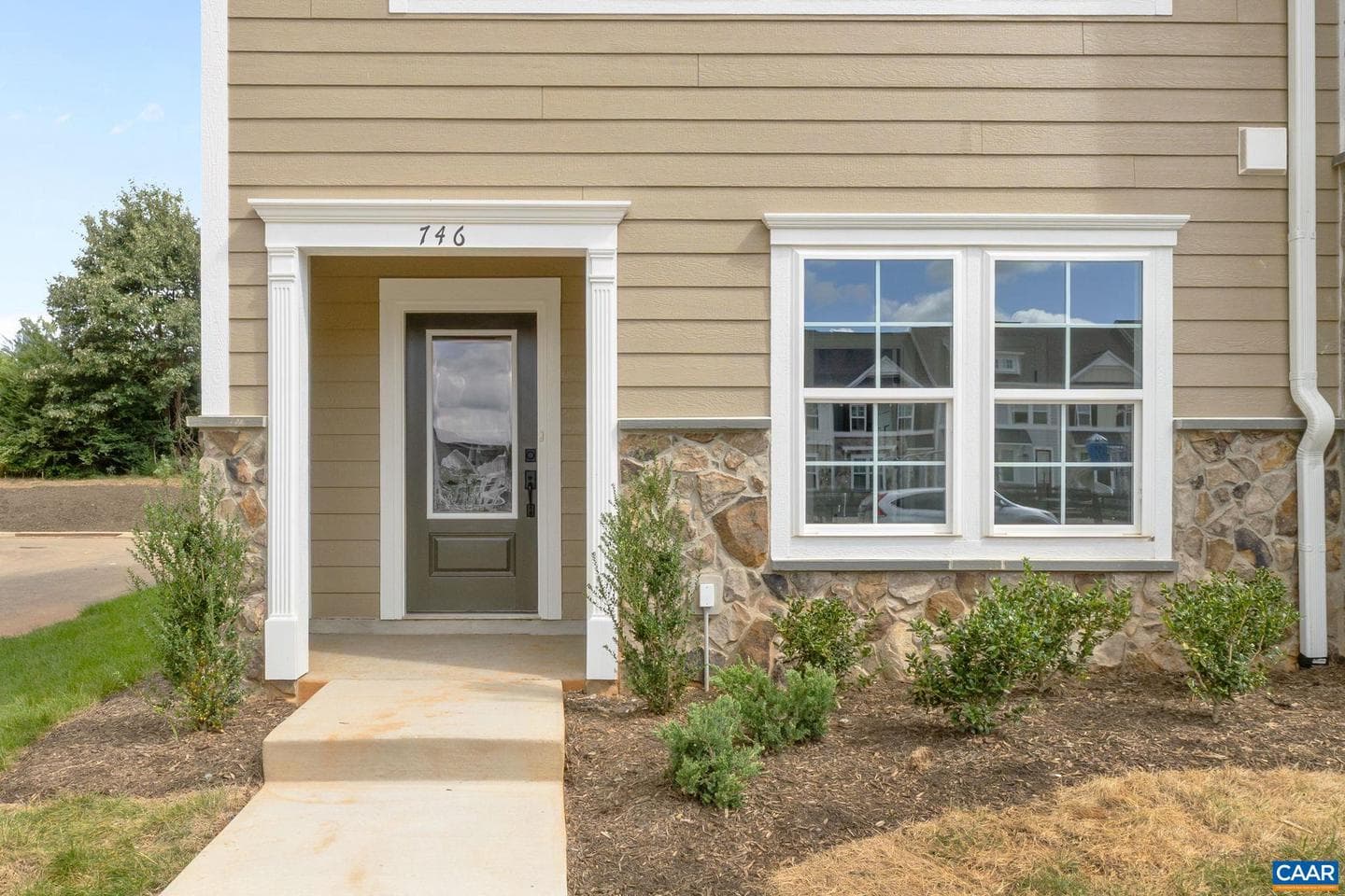 14 Forbes Dr photo 2