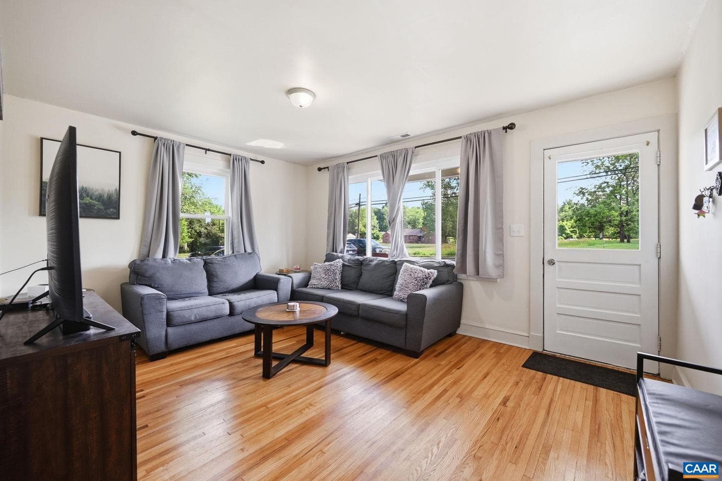 9034 Spotswood Trl photo 4