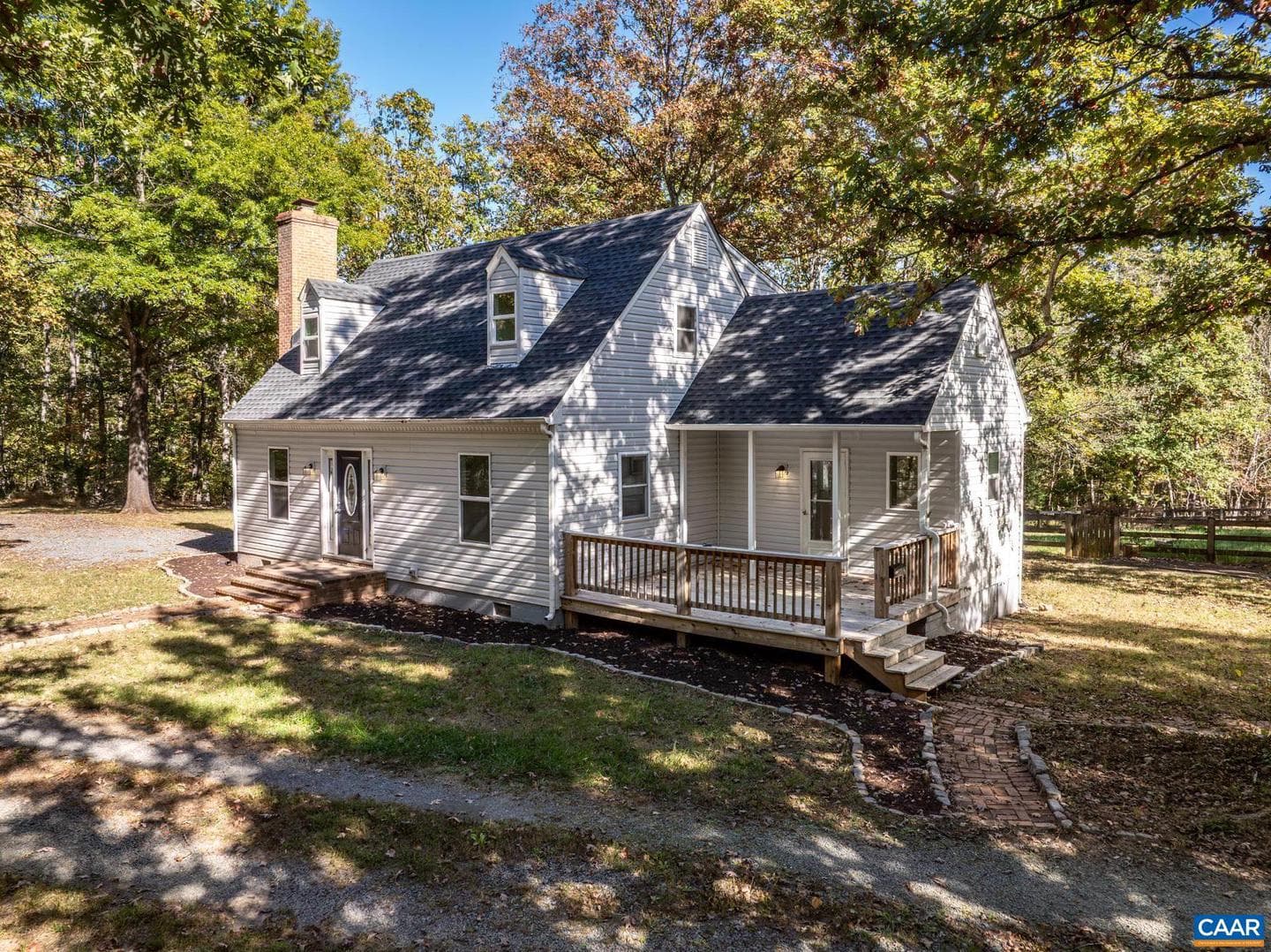 2325 Mountain Brook Dr photo 3