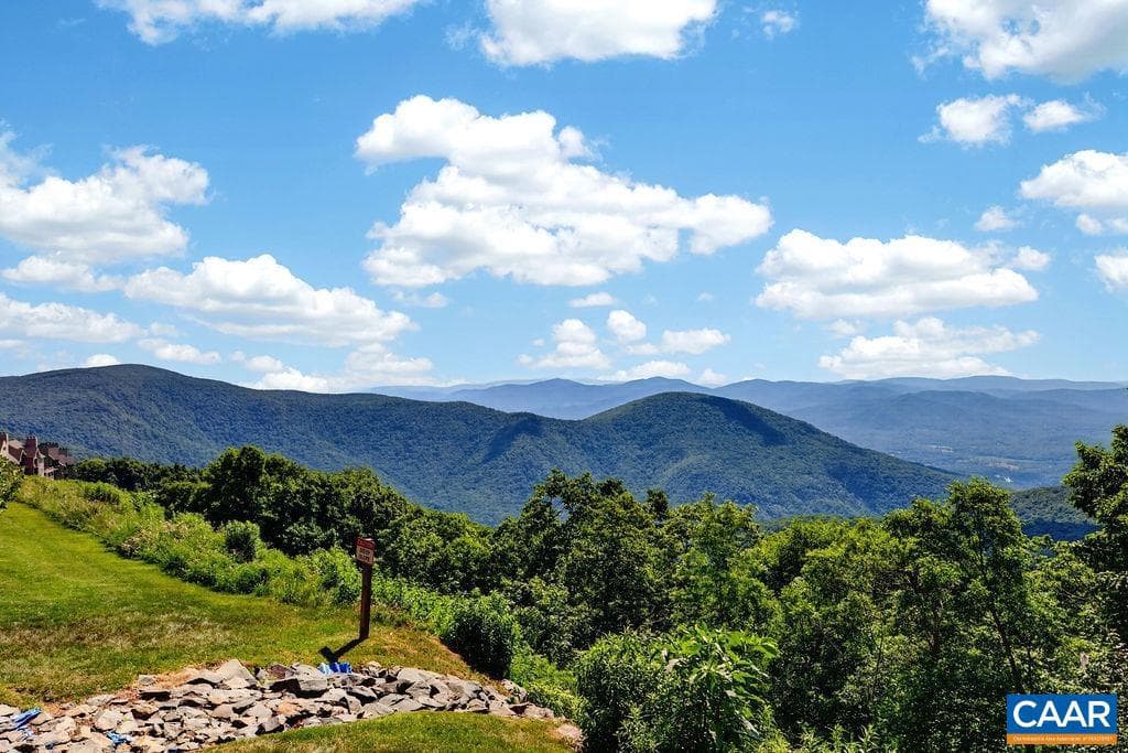 1545 Cliffs Condos, Wintergreen