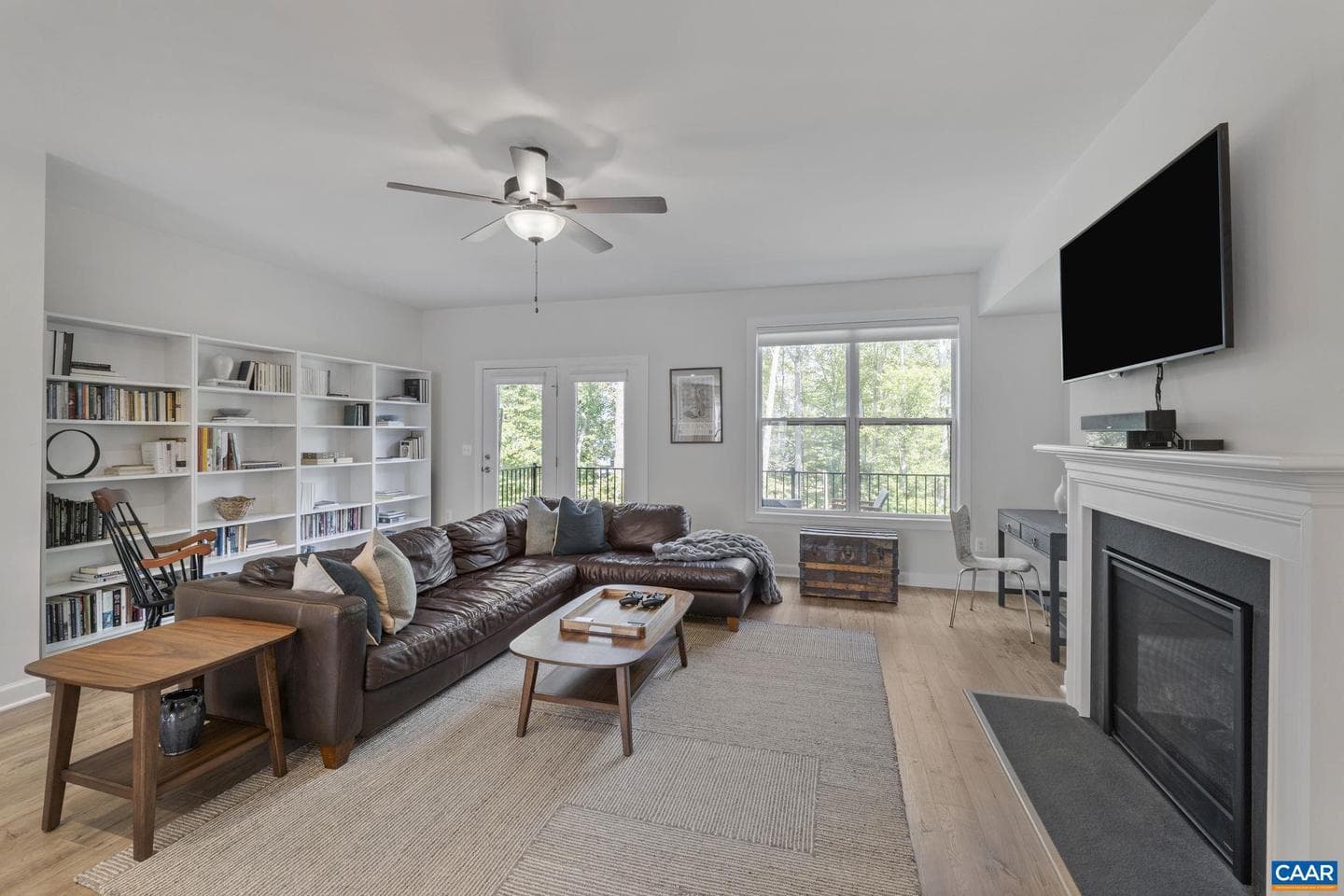 1810 Fowler St photo 10