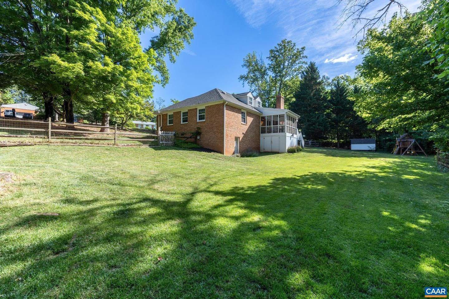 122 Bollingbrook Dr photo 6