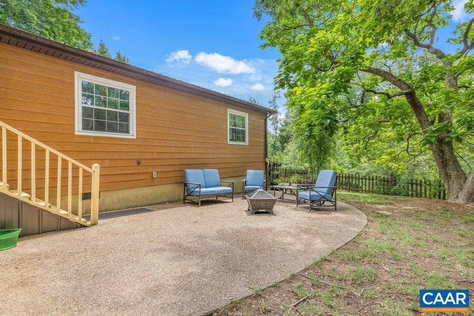 190 Hayman St photo 29