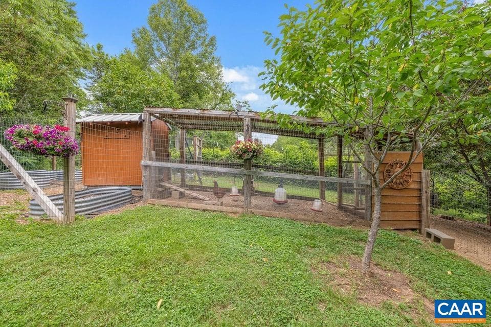 190 Hayman St photo 52