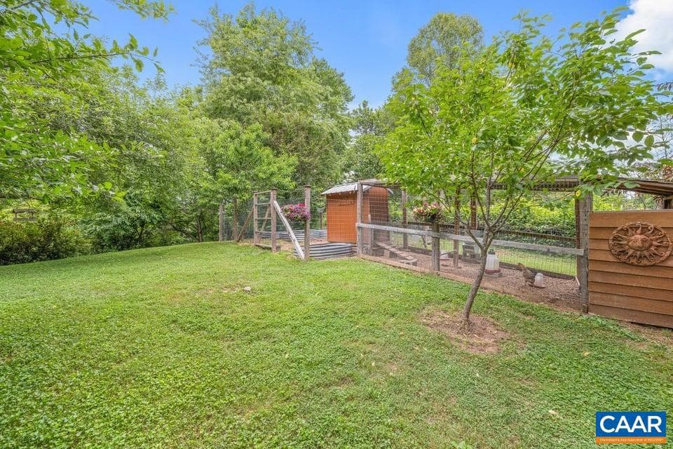 190 Hayman St photo 53