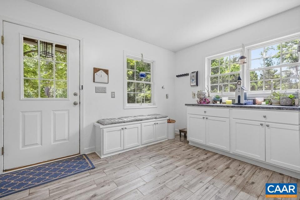 190 Hayman St photo 6