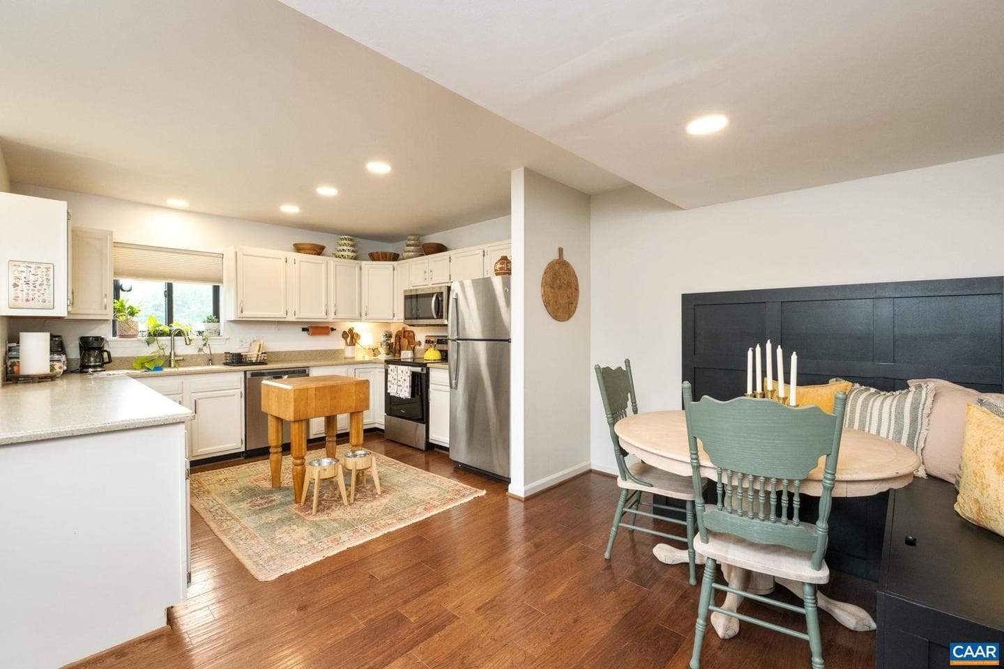 1067 Highland Dr photo 12