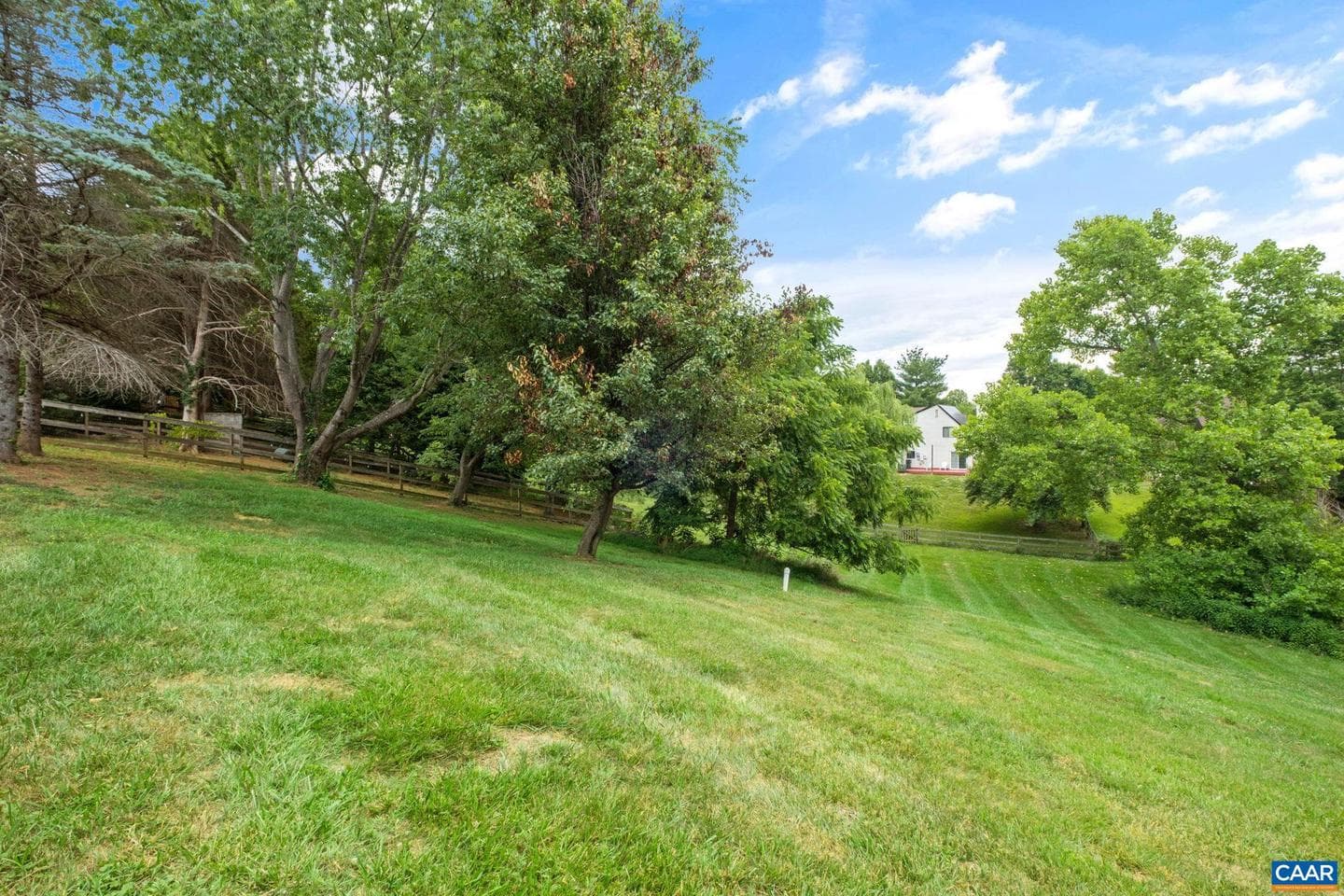 1067 Highland Dr photo 38