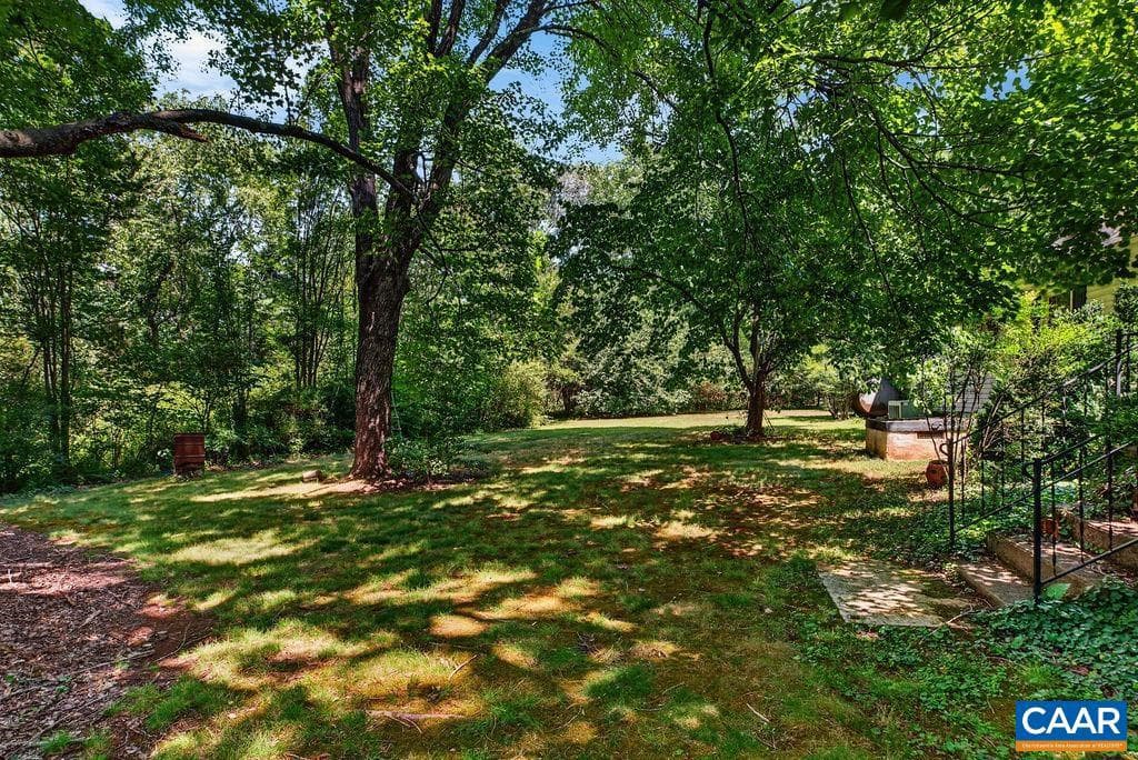2430 Taylors Gap Rd photo 3