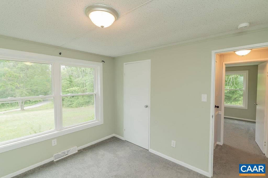 1043 Ford Ave photo 22