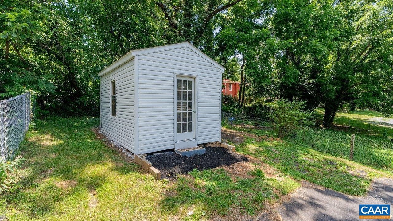 629 Baptist St photo 38