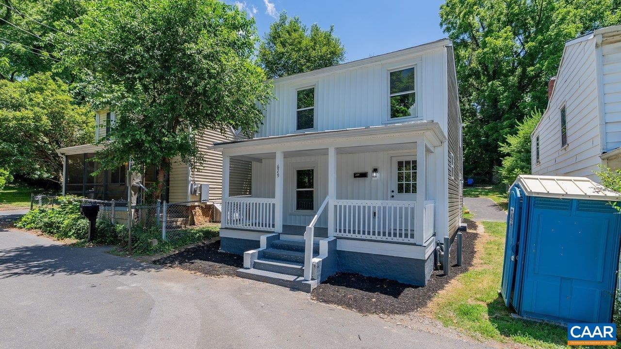 629 Baptist St photo 4