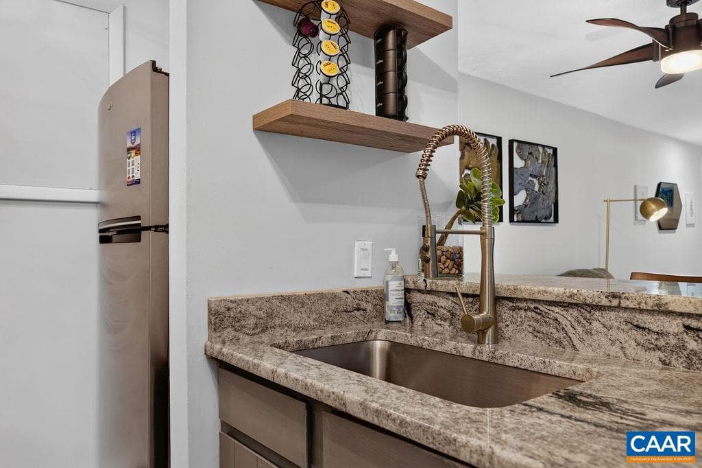 2246 Tanners Ridge Condos photo 8