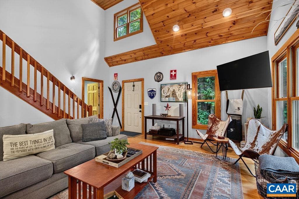 1300 Blue Ridge Dr photo 14